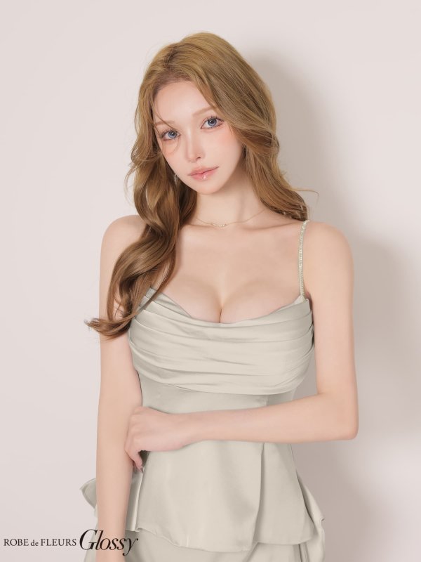 エクリュ　モデル：しおん　身長：158cm　着用サイズ：Sサイズ