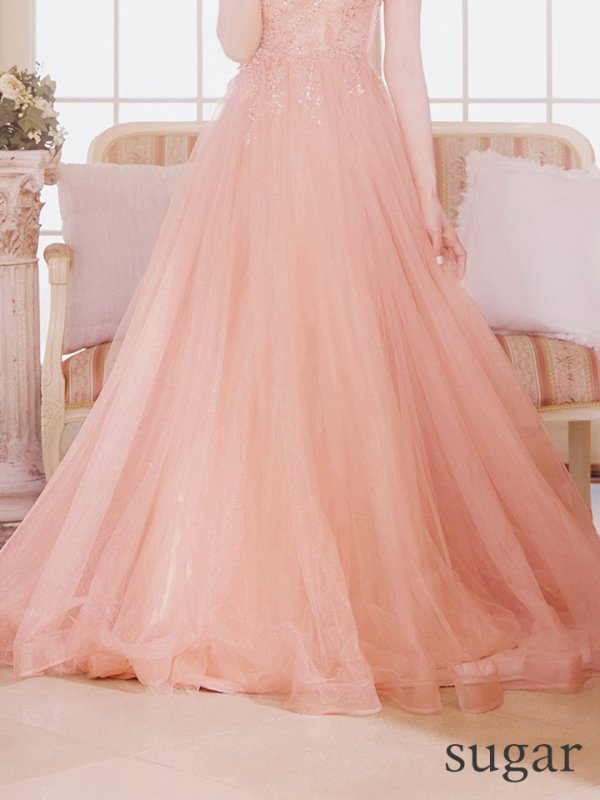 ピンクベージュ モデル:明日花キララ 身長:162cm 着用サイズ:Mサイズ