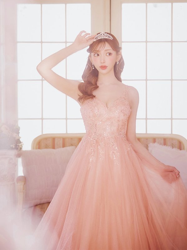 ピンクベージュ モデル:明日花キララ 身長:162cm 着用サイズ:Mサイズ