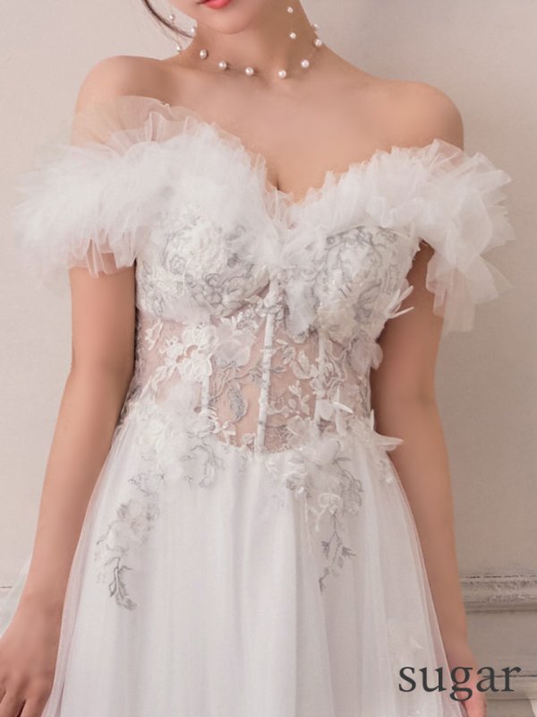 ホワイト モデル：三上悠亜　身長：159cm　着用サイズ：Mサイズ