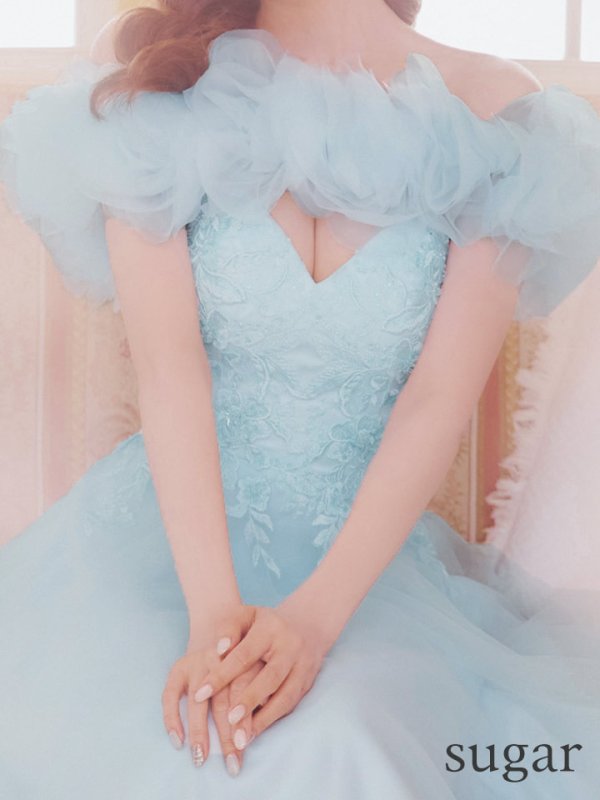 ブルー　モデル：明日花キララ　身長：162cm 着用サイズ：Mサイズ