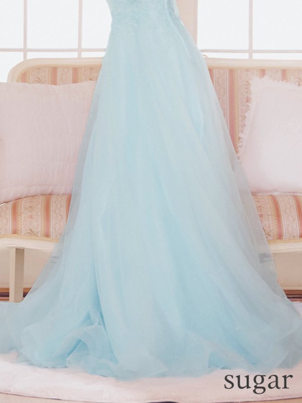 ブルー　モデル：明日花キララ　身長：162cm 着用サイズ：Mサイズ