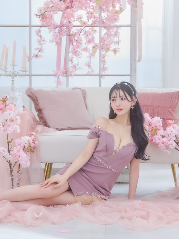 モーヴピンク モデル:カルア 身長:156cm 着用サイズ:Sサイズ