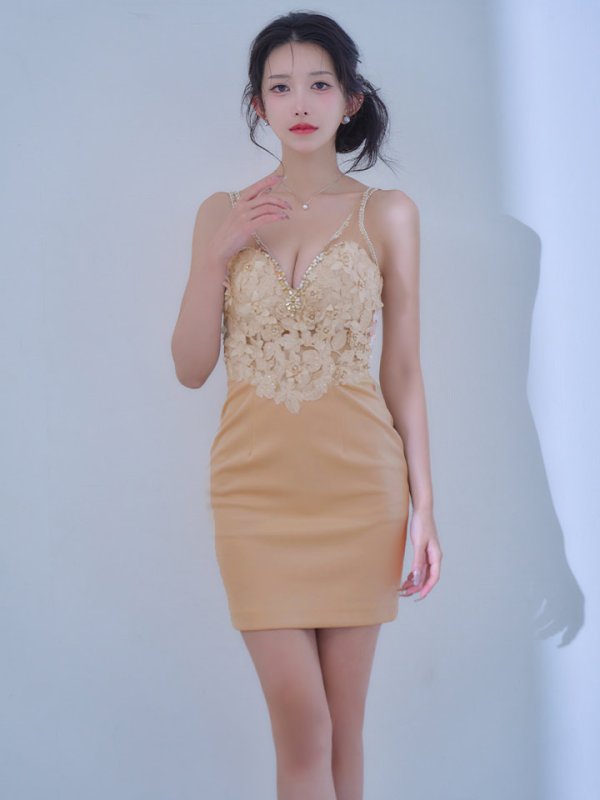 ベージュ モデル：ゆいぴす　身長：170cm　着用サイズ：Sサイズベージュ モデル：ゆいぴす　身長：170cm　着用サイズ：Sサイズ