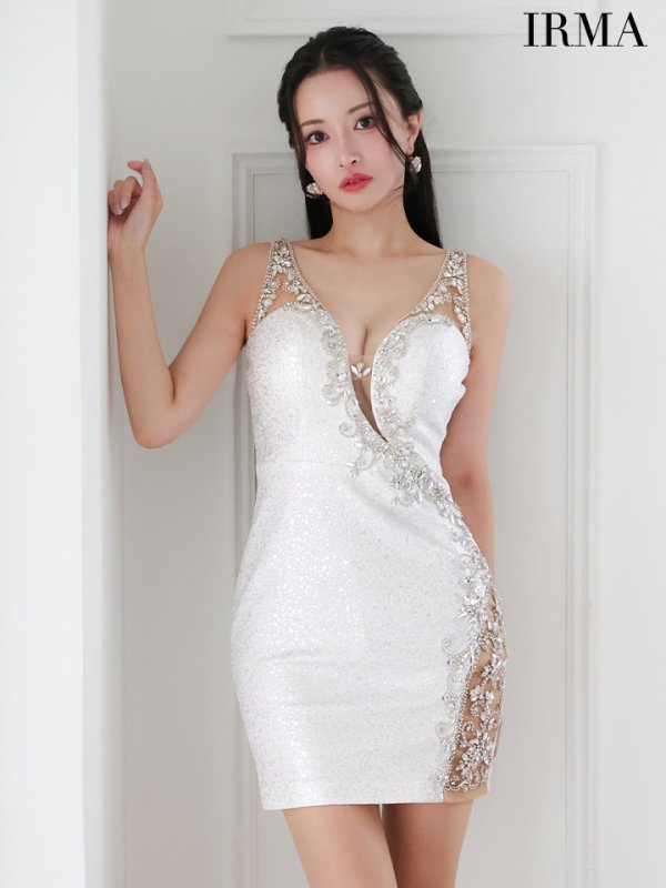 ホワイト モデル:まおちゃる 身長:158cm 着用サイズ:Sサイズ