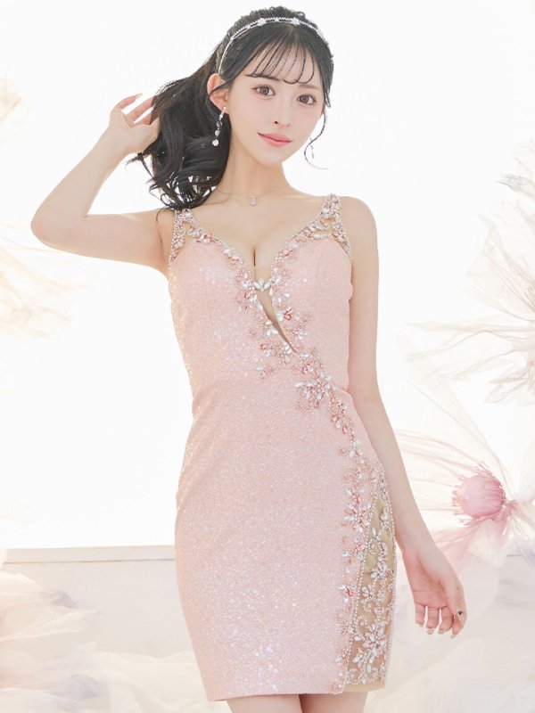 ピンクベージュ モデル:カルア 身長:156cm 着用サイズ:Sサイズ