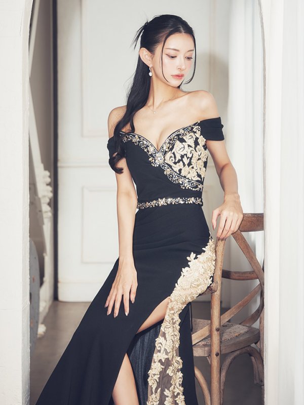 ブラック モデル:まおちゃる 身長:158cm 着用サイズ:Mサイズ