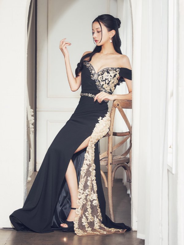 ブラック モデル:まおちゃる 身長:158cm 着用サイズ:Mサイズ