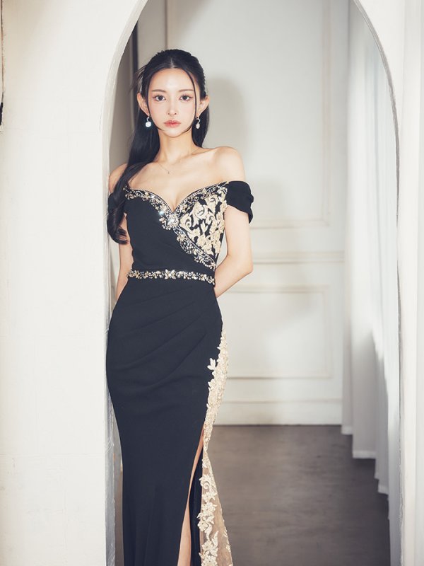 ブラック モデル:まおちゃる 身長:158cm 着用サイズ:Mサイズ