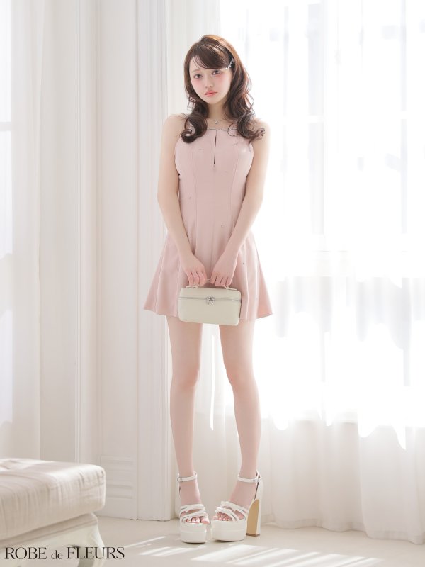 ピンクベージュ　モデル：羽澄まり　身長：158cm　着用サイズ：Sサイズ