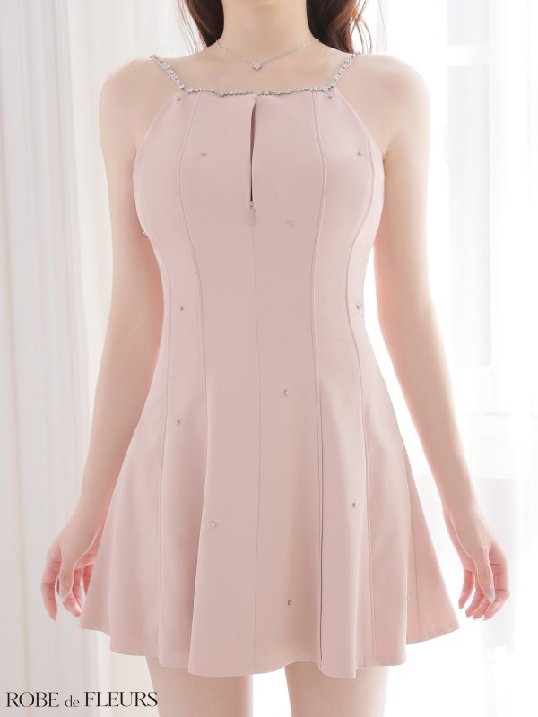 ピンクベージュ　モデル：羽澄まり　身長：158cm　着用サイズ：Sサイズ