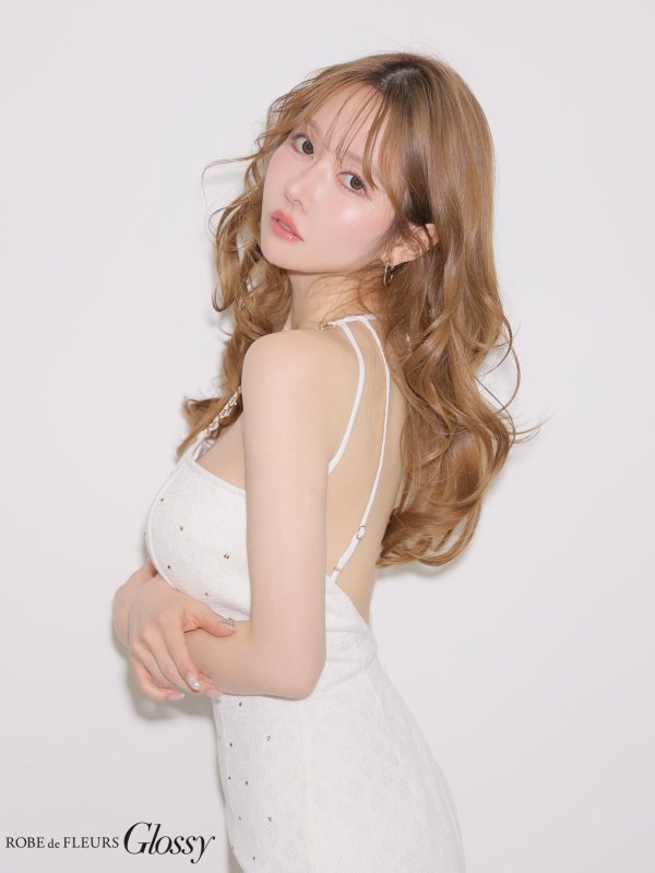 ホワイト　モデル：ゆめ　身長：160cm　着用サイズ：Sサイズ