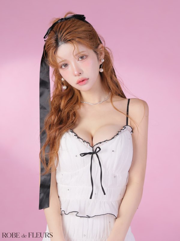 ホワイト モデル：まりん　身長：164cm　着用サイズ：Sサイズ