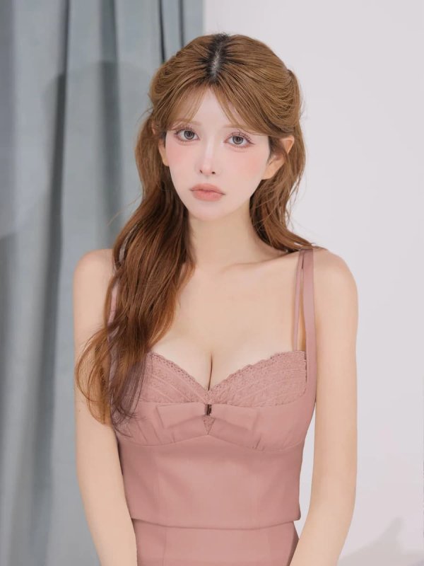 ピンク　モデル：まりん　身長：164cm　着用サイズ：Sサイズ