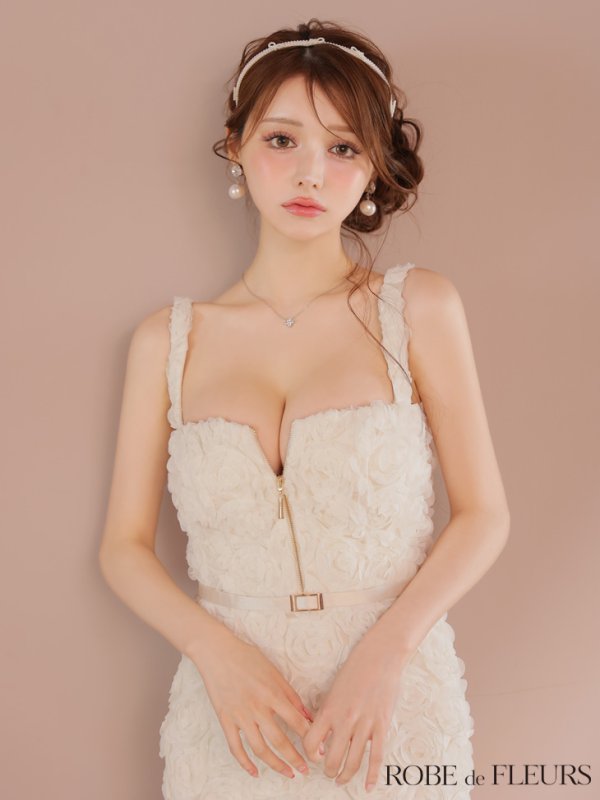 アイボリー モデル：ももか　身長：156cm　着用サイズ：Sサイズ