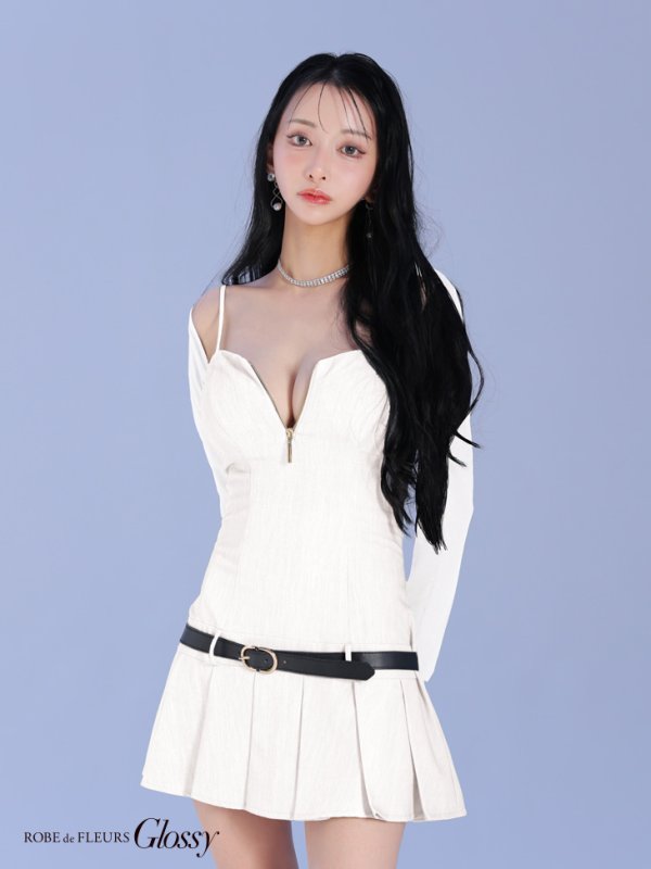 ホワイト モデル：まおちゃる　身長：158cm　着用サイズ：Sサイズ