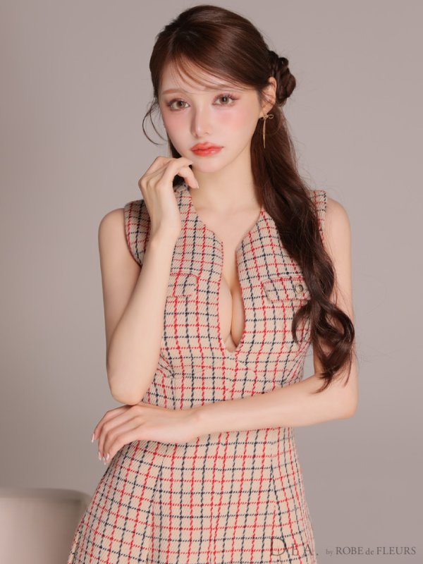 ベージュ モデル：ももか　身長：156cm　着用サイズ：Sサイズ