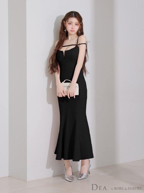 ブラック モデル：ももか　身長：156cm　着用サイズ：Sサイズ