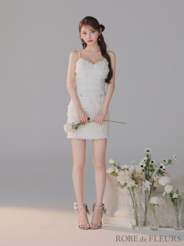 ホワイト モデル：ももか　身長：156cm　着用サイズ：Sサイズ