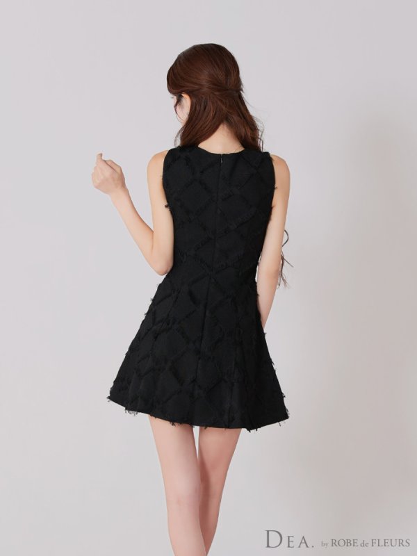 ブラック モデル：ももか　身長：156cm　着用サイズ：Sサイズ