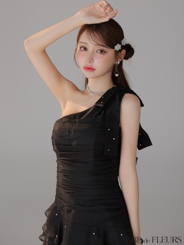 ブラック モデル：ももか　身長：156cm　着用サイズ：Sサイズ