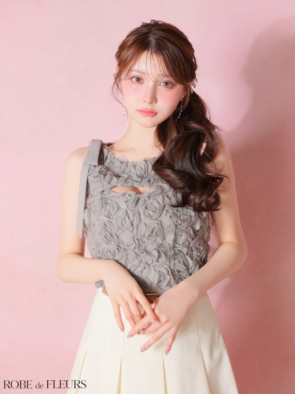 グレー×アイボリー　モデル：ももか　身長：156cm　着用サイズ：Sサイズ