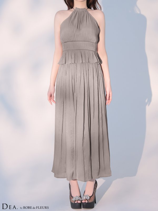 グレージュ モデル：羽澄まり　身長：158cm　着用サイズ：Sサイズ