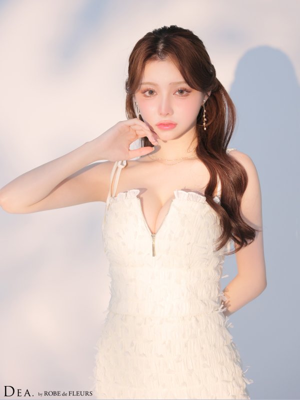 アイボリー モデル：ももか　身長：156cm　着用サイズ：Sサイズ