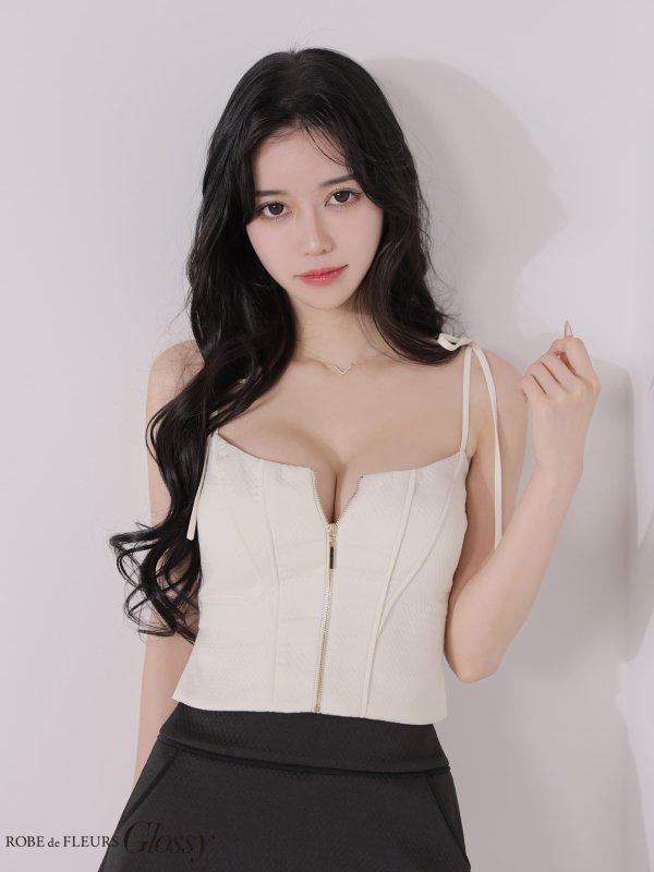 アイボリーxブラック　モデル：ゆりお　身長：165cm　着用サイズ：Sサイズ