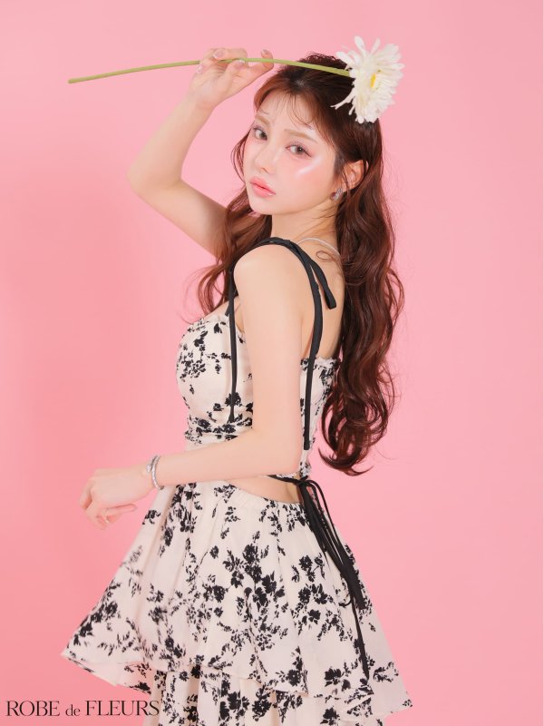 ブラック　モデル：ももか　身長：156cm　着用サイズ：Sサイズ