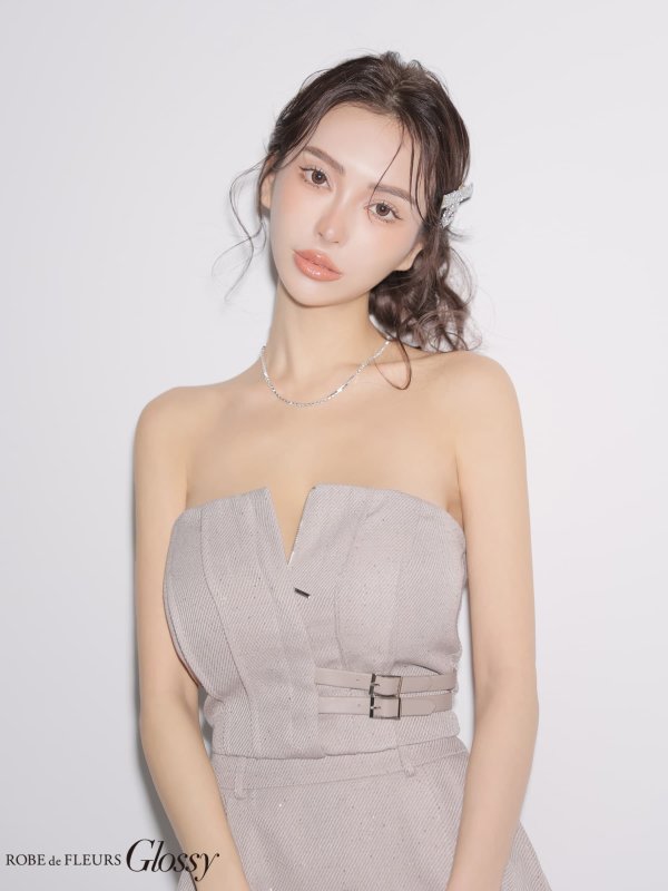 グレージュ　モデル：みゆ　身長：164cm　着用サイズ：Sサイズ