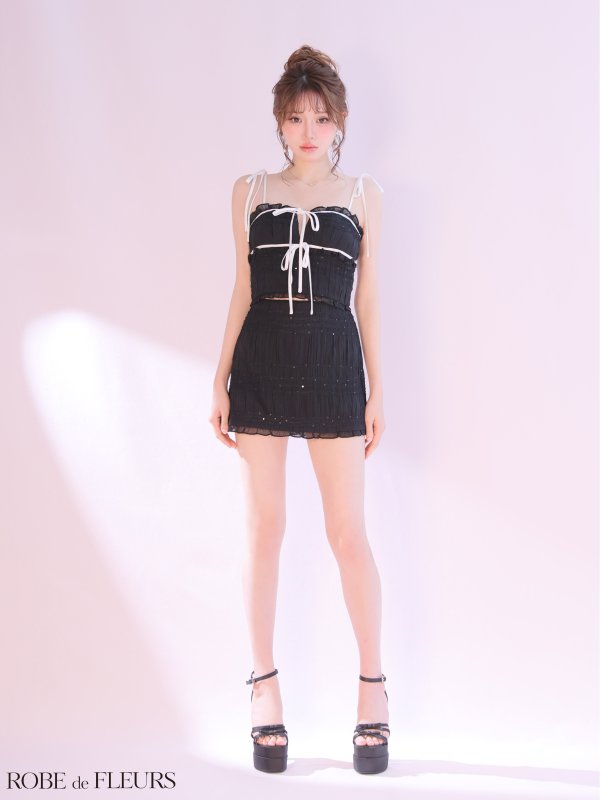 ブラックxホワイト　モデル：いおり　身長：161cm　着用サイズ：Sサイズ