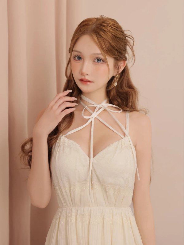 アイボリー モデル：しおん　身長：158cm　着用サイズ：Sサイズ
