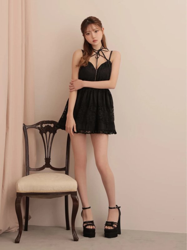 ブラック モデル：いおり　身長：161cm　着用サイズ：Sサイズ