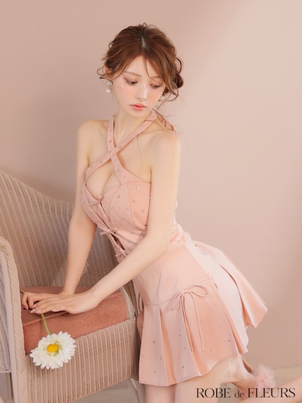 ピンク モデル：ももか　身長：156cm　着用サイズ：Sサイズ