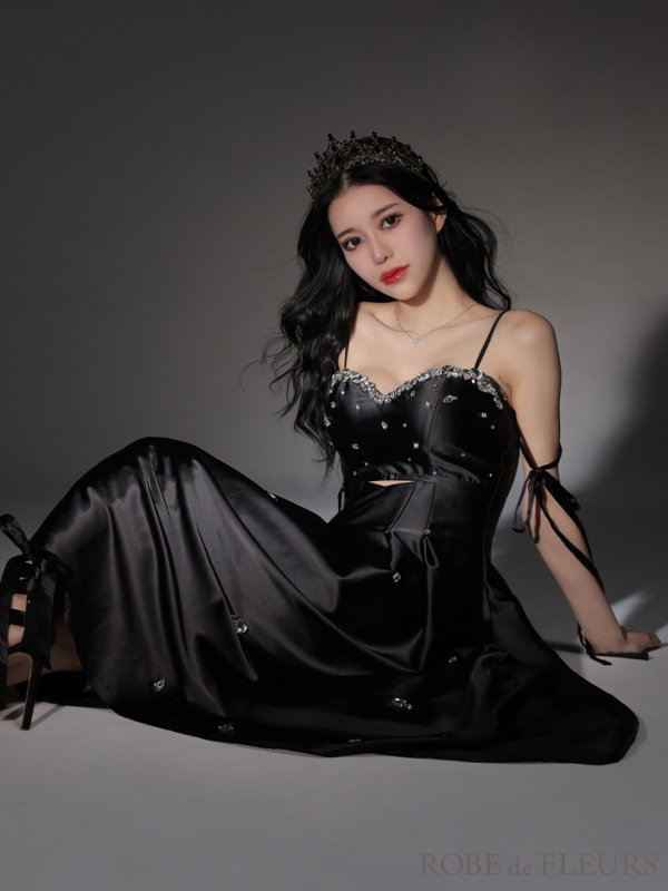 ブラック モデル：ゆりお　身長：165cm　着用サイズ：Sサイズ