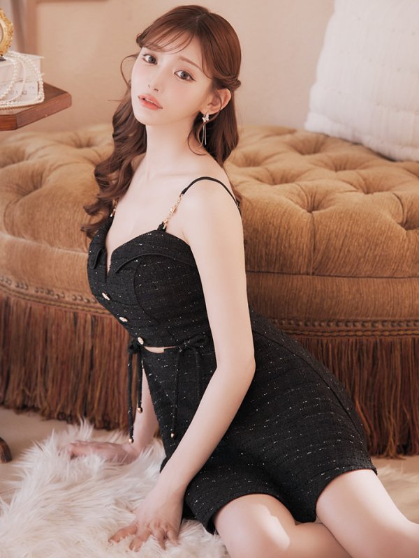 ブラック モデル:明日花キララ 身長:162cm 着用サイズ:Sサイズ