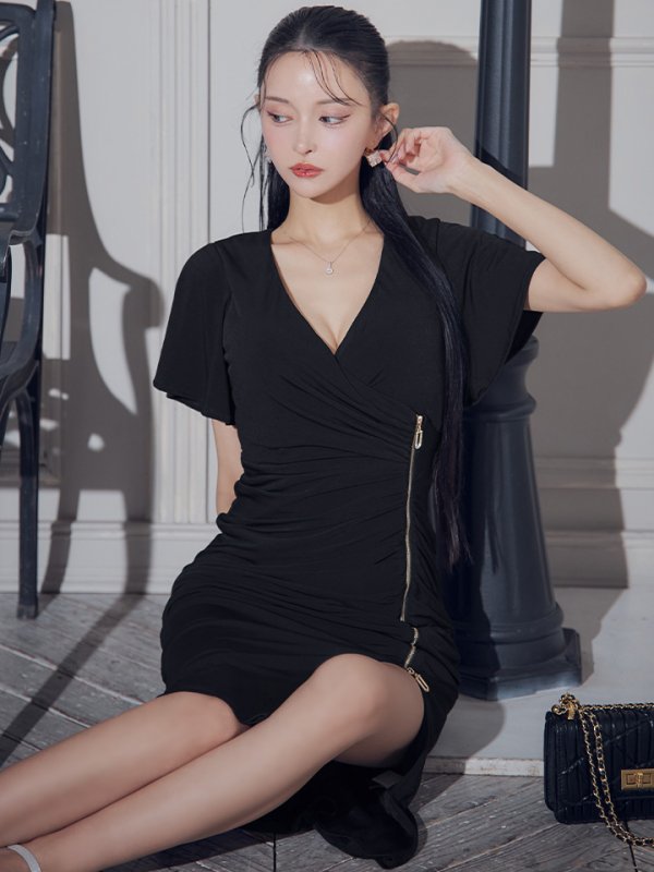 ブラック モデル:まおちゃる 身長:158cm:Sサイズ