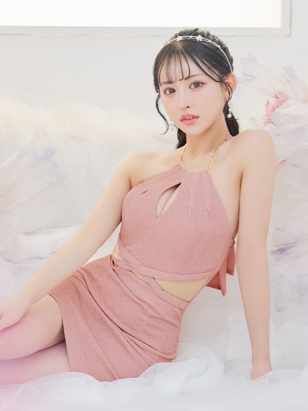 ピンクベージュ モデル:カルア 身長:156cm:Sサイズ