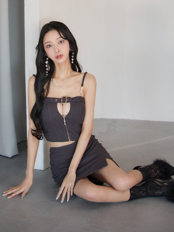 グレー モデル:まおちゃる 身長:158cm 着用サイズ:Sサイズ