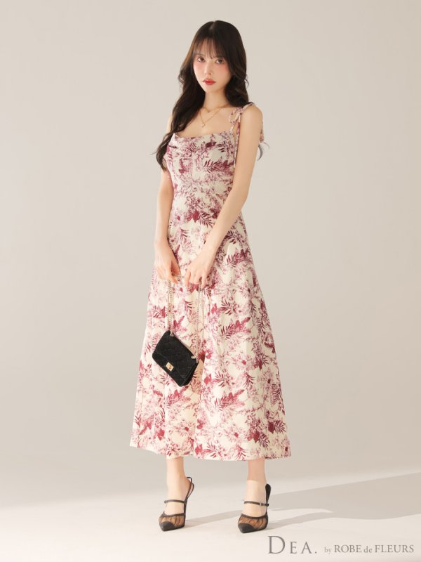 レッド モデル：ゆめ　身長：160cm　着用サイズ：Sサイズ