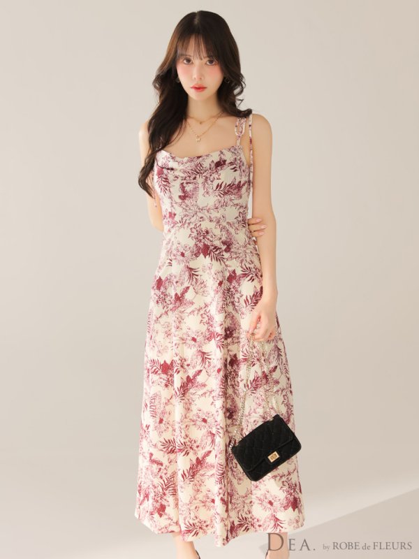 レッド モデル：ゆめ　身長：160cm　着用サイズ：Sサイズ