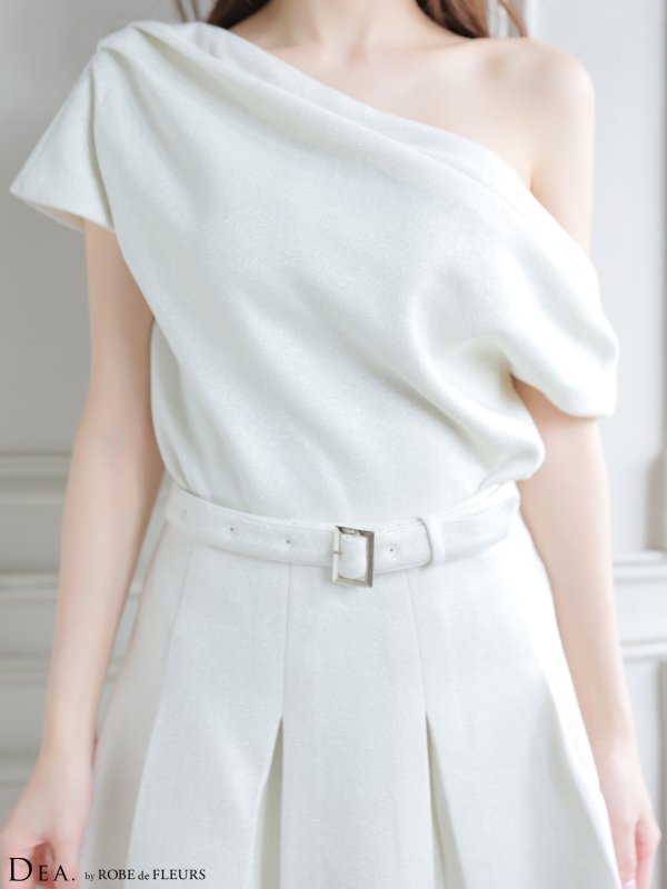 アイボリー モデル：ももか　身長：156cm　着用サイズ：Sサイズ