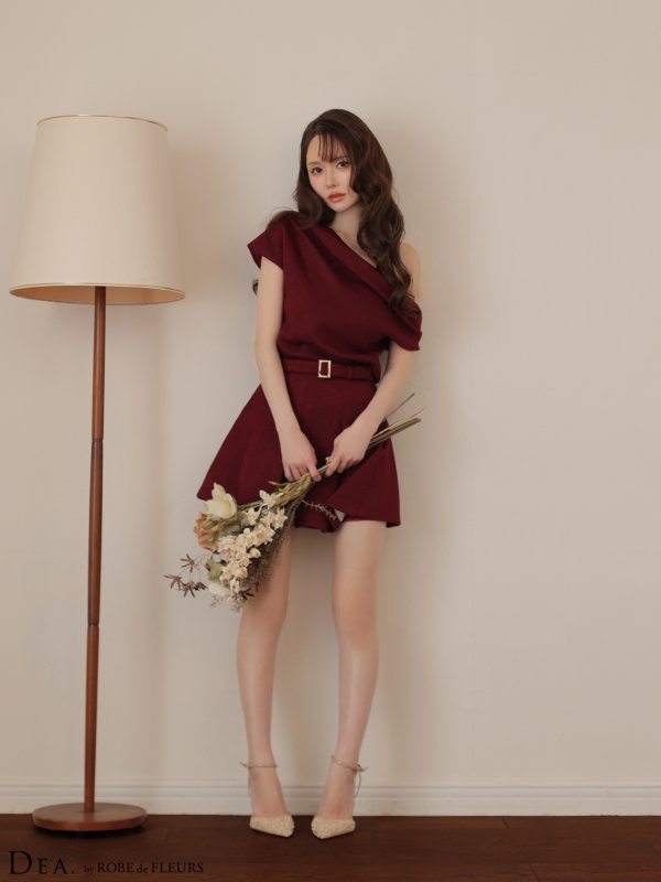 レッド モデル：ゆめ　身長：160cm　着用サイズ：Sサイズ