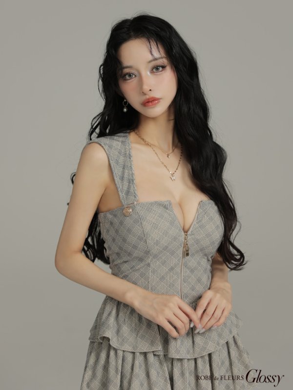 アイボリーxブラック モデル：まおちゃる　身長：158cm　着用サイズ：Sサイズ