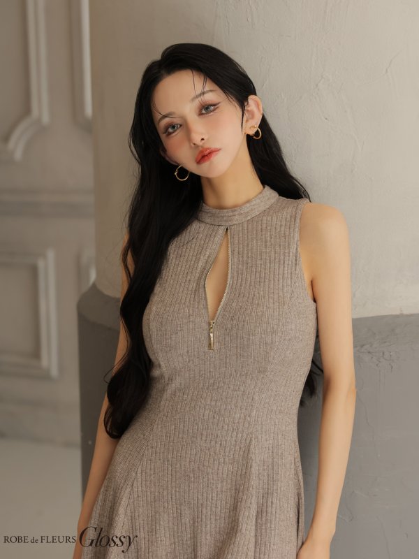 ベージュ　モデル：まおちゃる　身長：158cm　着用サイズ：Sサイズ