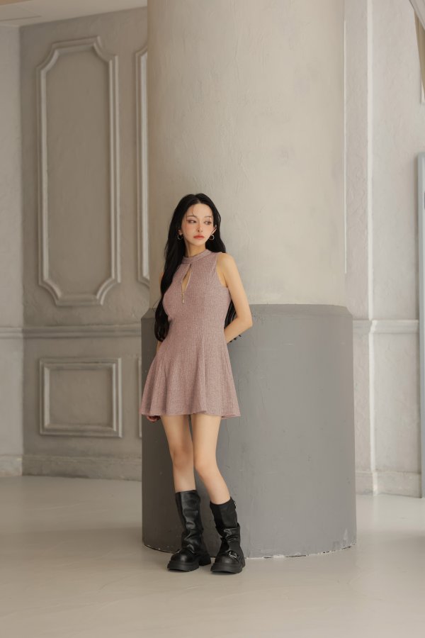 ピンク　モデル：まおちゃる　身長：158cm　着用サイズ：Sサイズ