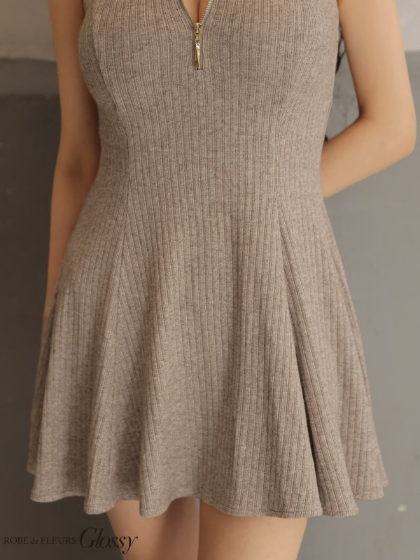 ベージュ　モデル：まおちゃる　身長：158cm　着用サイズ：Sサイズ