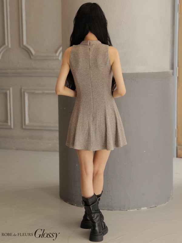 ベージュ　モデル：まおちゃる　身長：158cm　着用サイズ：Sサイズ