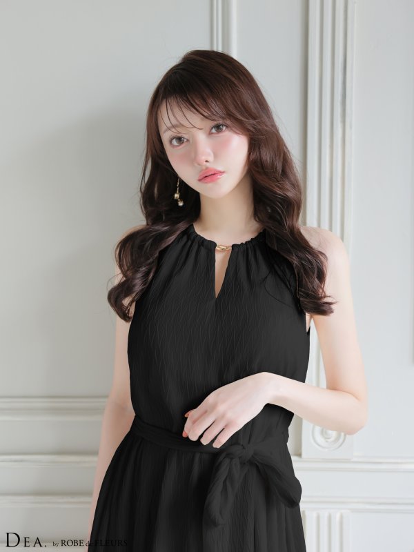 ブラック　モデル：羽澄まり　身長：166cm　着用サイズ：Sサイズ